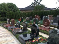 艺术墓碑：展现生命的故事，传达永恒的情感