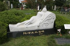 欧宝碑雕名人堂 | 阮玲玉纪念碑的石雕艺术